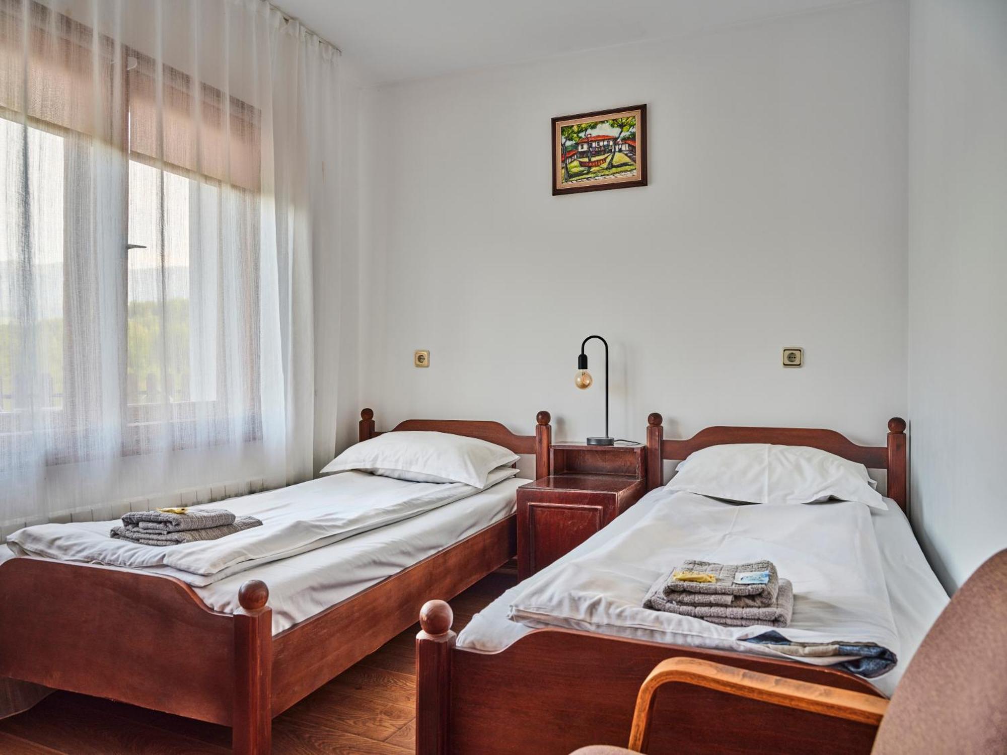 אפרילצי Hotel Tihiat Kat מראה חיצוני תמונה