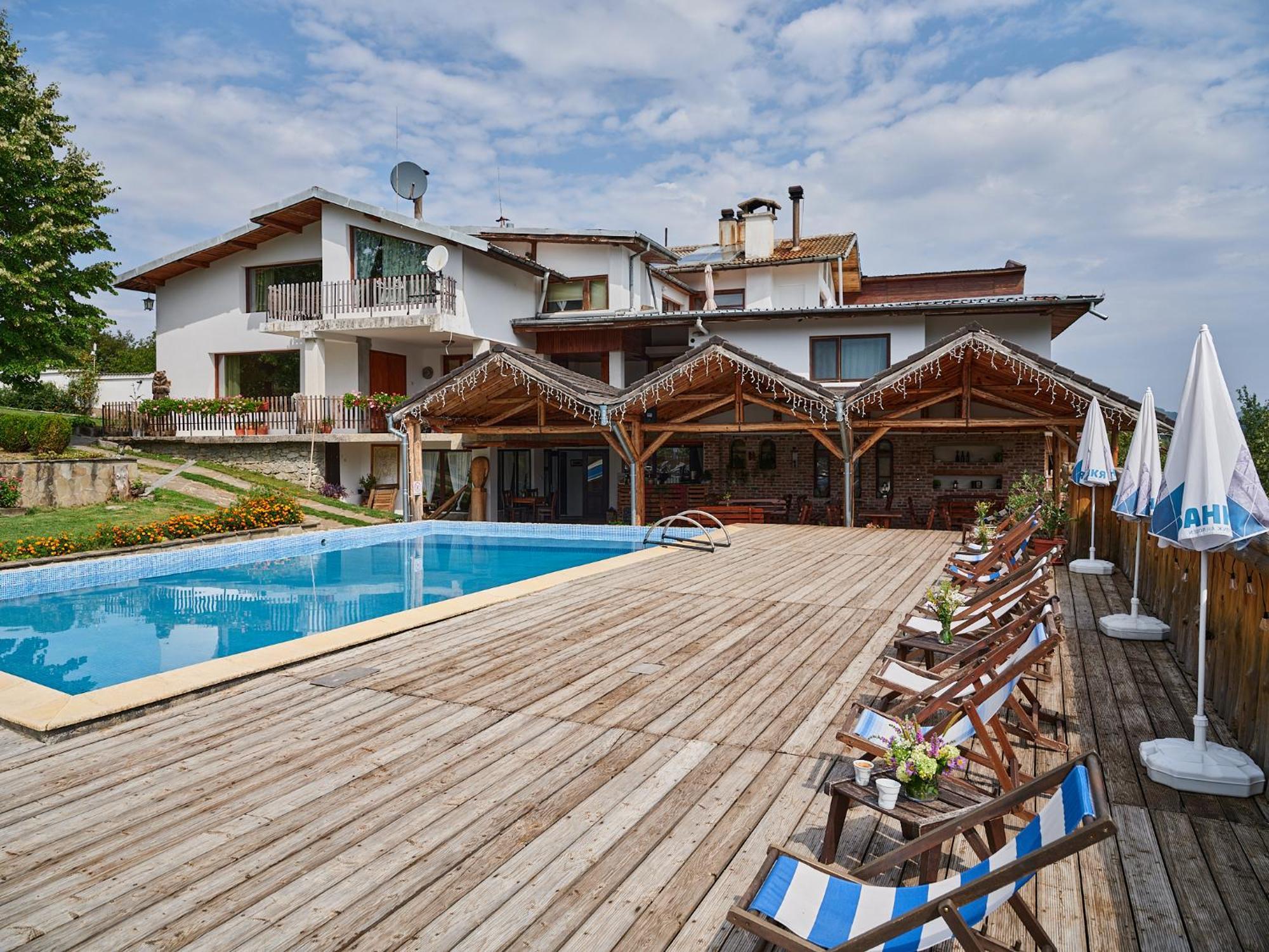 אפרילצי Hotel Tihiat Kat מראה חיצוני תמונה