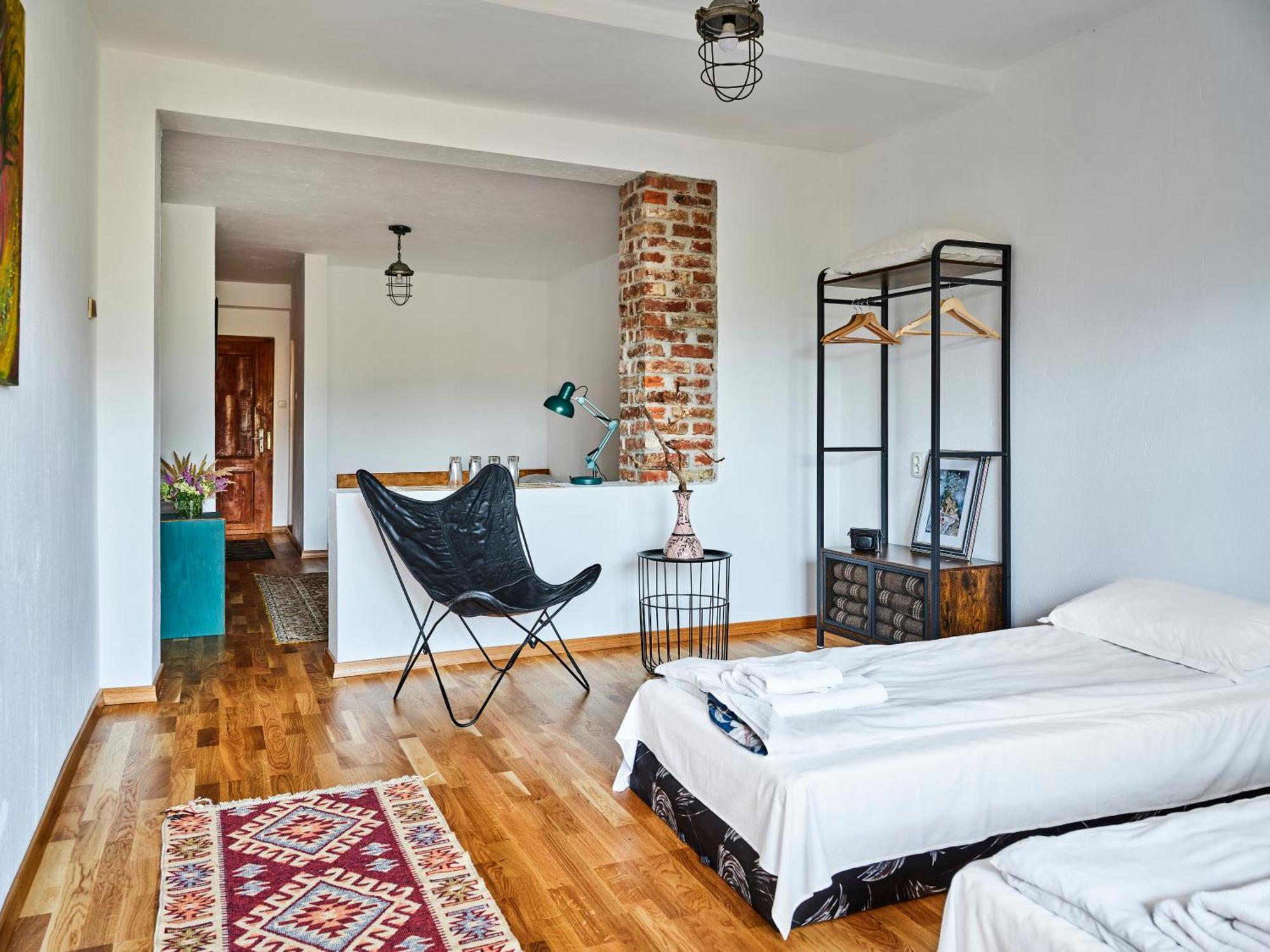 אפרילצי Hotel Tihiat Kat מראה חיצוני תמונה